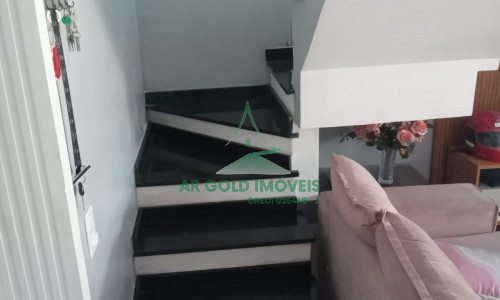 Casa à venda no Jaraguá | 3 dorms (1 suíte) | 3 andares | Churrasqueira | 1 vaga