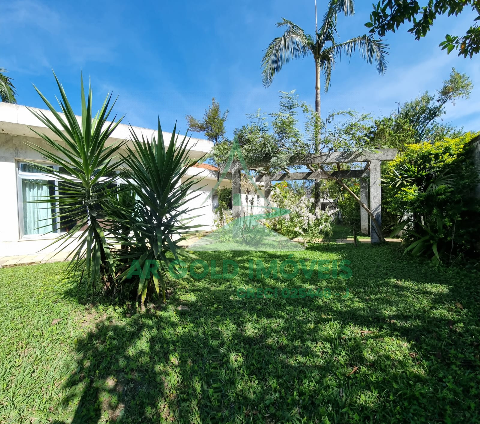 Casa à Venda na Vila Ida | 668m² de Terreno | 4 Suítes | Piscina | 3 Vagas