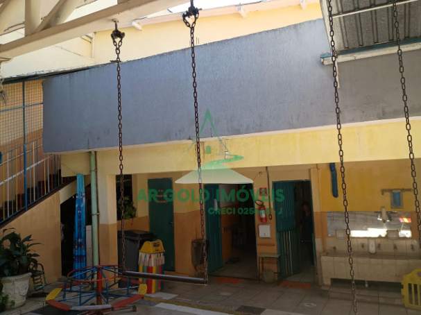 Imóvel à Venda na Cidade Antônio Estevão de Carvalho | 330m² | 2 Casas | Piscina | Comercial