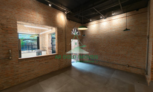 Casa para locação em Perdizes | 230m² | 2 suítes | 1 vaga | 3 pavimentos