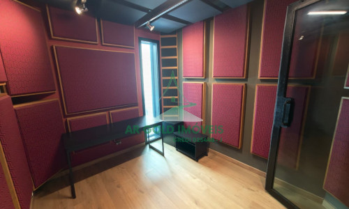 Casa para locação em Perdizes | 230m² | 2 suítes | 1 vaga | 3 pavimentos