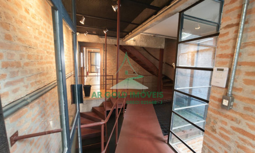 Casa para locação em Perdizes | 230m² | 2 suítes | 1 vaga | 3 pavimentos