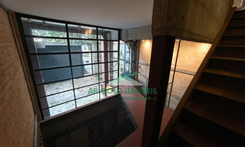 Casa para locação em Perdizes | 230m² | 2 suítes | 1 vaga | 3 pavimentos