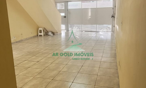 Sobrado à Venda em Piraporinha | 200m² | 3 Dorms (1 Suíte) | 3 Vagas | Planejado