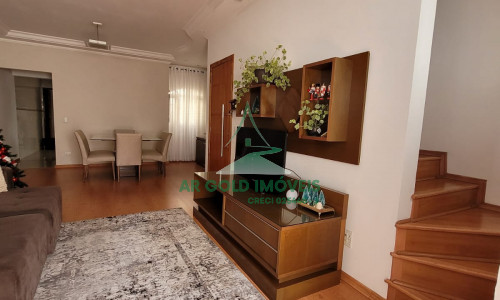 Sobrado à Venda em Piraporinha | 200m² | 3 Dorms (1 Suíte) | 3 Vagas | Planejado