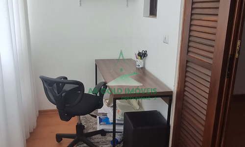Sobrado à Venda em Piraporinha | 200m² | 3 Dorms (1 Suíte) | 3 Vagas | Planejado
