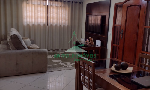 Sobrado à Venda em Itaquera | 180m² | 3 Dorms | 2 Vagas | Quintal e Churrasqueira