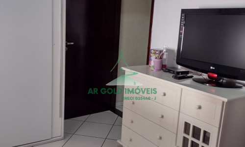 Sobrado à Venda em Itaquera | 180m² | 3 Dorms | 2 Vagas | Quintal e Churrasqueira