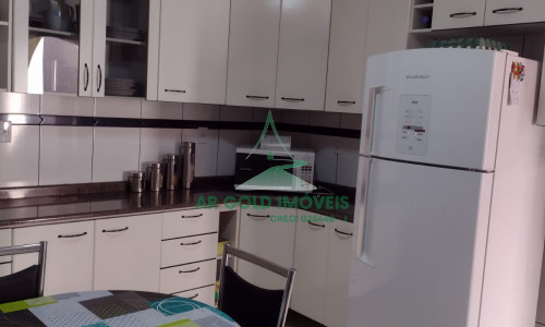 Sobrado à Venda em Itaquera | 180m² | 3 Dorms | 2 Vagas | Quintal e Churrasqueira