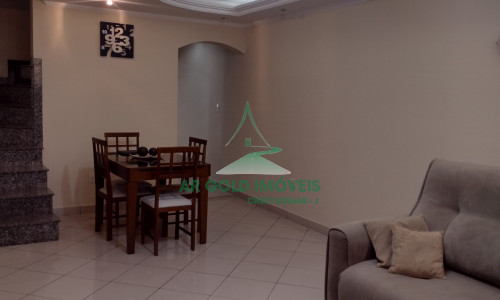 Sobrado à Venda em Itaquera | 180m² | 3 Dorms | 2 Vagas | Quintal e Churrasqueira