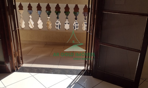 Sobrado à Venda em Itaquera | 180m² | 3 Dorms | 2 Vagas | Quintal e Churrasqueira