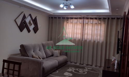 Sobrado à Venda em Itaquera | 180m² | 3 Dorms | 2 Vagas | Quintal e Churrasqueira