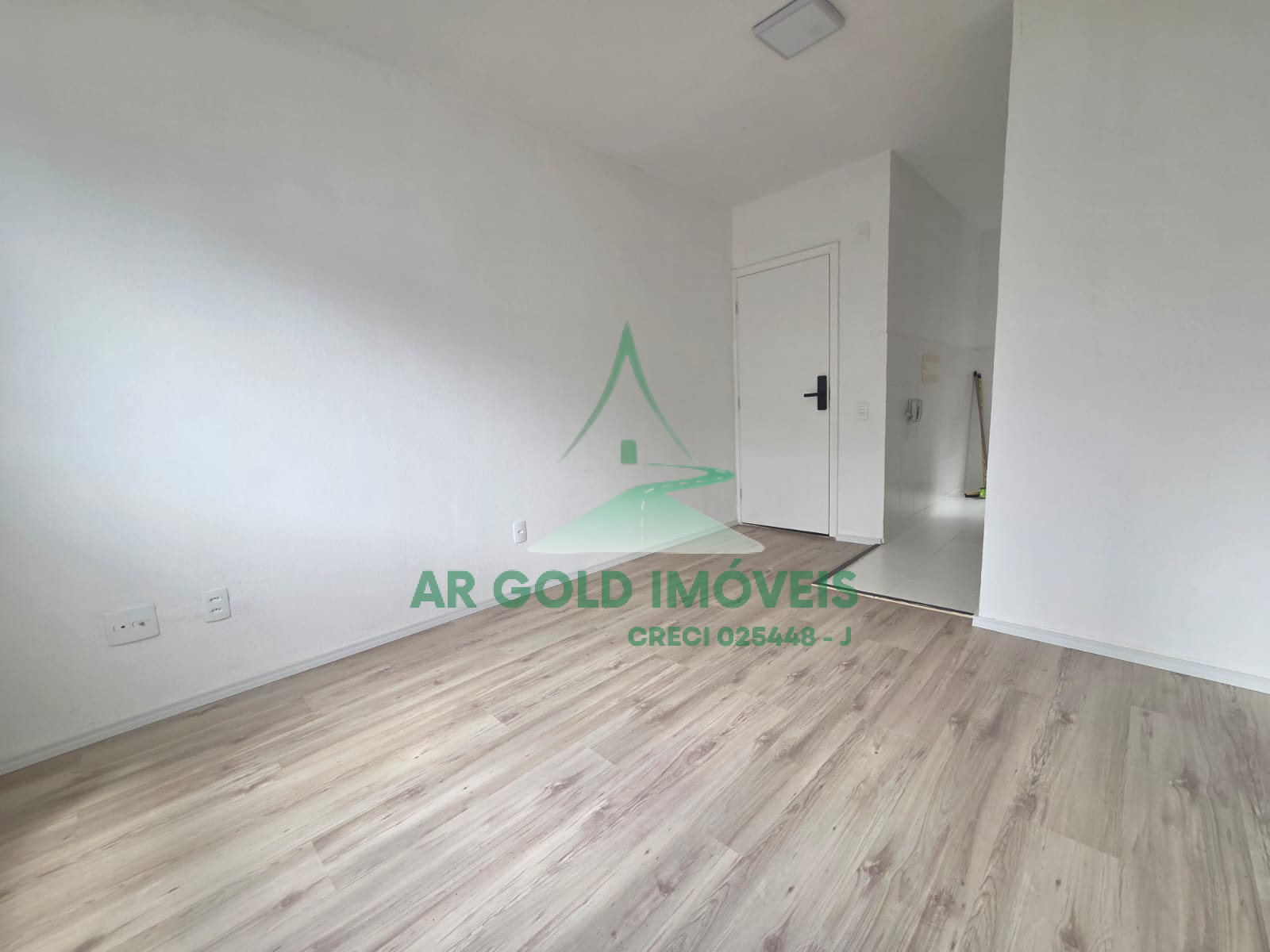 Apartamento à Venda | Cond. Vila Ravena | 42m² | 2 Quartos | 1 Vaga | Suzano