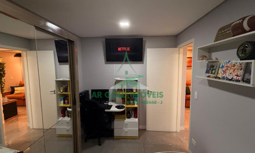 Apartamento à Venda na Vila Guilhermina | 54m² | 2 Quartos | 1 Vaga | Mobiliado | Porteira Fechada