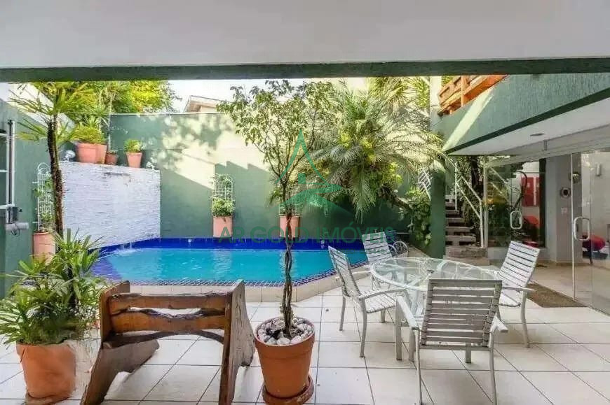 Casa à Venda na Vila Madalena | 280m² | 3 Quartos | 1 Suíte | Piscina | Churrasqueira | 5 Vagas
