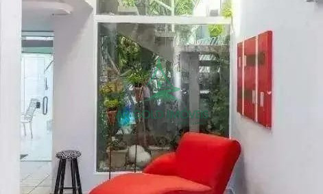 Casa à Venda na Vila Madalena | 280m² | 3 Quartos | 1 Suíte | Piscina | Churrasqueira | 5 Vagas