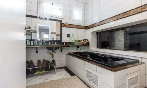 Casa à Venda na Vila Madalena | 280m² | 3 Quartos | 1 Suíte | Piscina | Churrasqueira | 5 Vagas