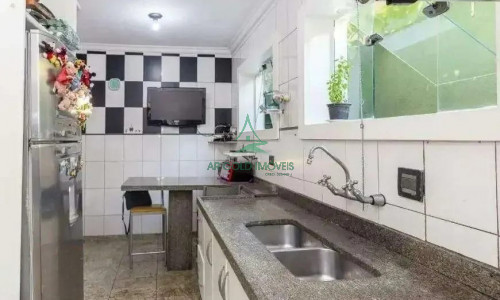 Casa à Venda na Vila Madalena | 280m² | 3 Quartos | 1 Suíte | Piscina | Churrasqueira | 5 Vagas
