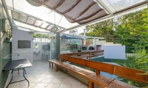 Casa à Venda na Vila Madalena | 280m² | 3 Quartos | 1 Suíte | Piscina | Churrasqueira | 5 Vagas