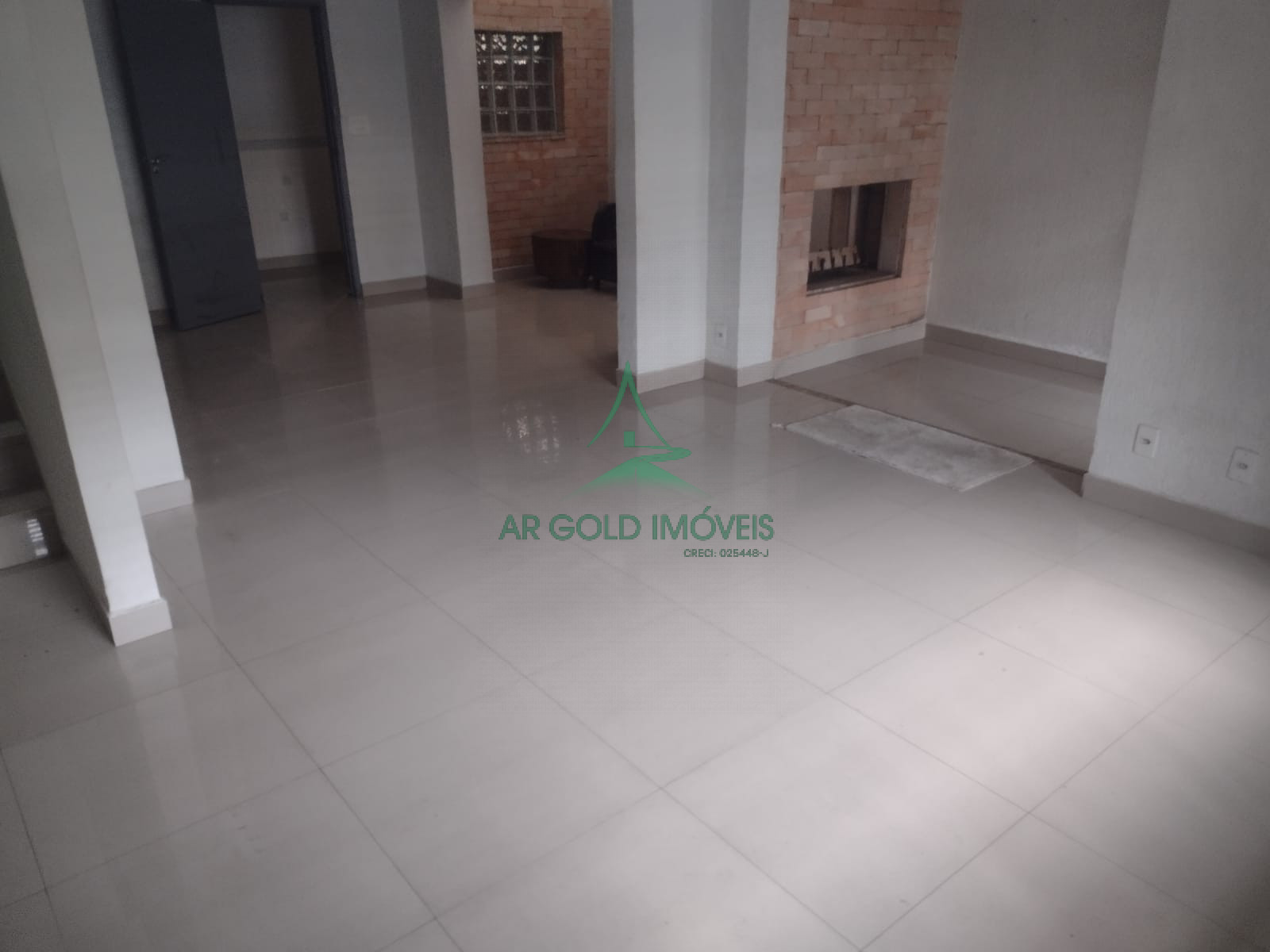 Casa à Venda no Jardim Trussardi | 220m² | 3 Quartos | 2 Suítes | Churrasqueira | 2 Vagas