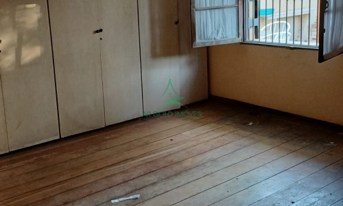 Sobrado à Venda ou Locação em Alto de Pinheiros | 360m² | Piscina | 8 Vagas | Quintal