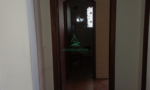 Sobrado à Venda ou Locação em Alto de Pinheiros | 360m² | Piscina | 8 Vagas | Quintal