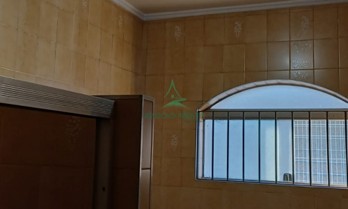 Sobrado à Venda ou Locação em Alto de Pinheiros | 360m² | Piscina | 8 Vagas | Quintal