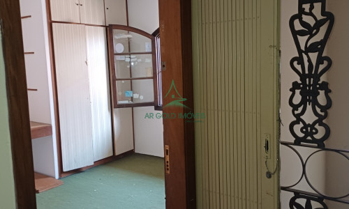 Sobrado à Venda ou Locação em Alto de Pinheiros | 360m² | Piscina | 8 Vagas | Quintal