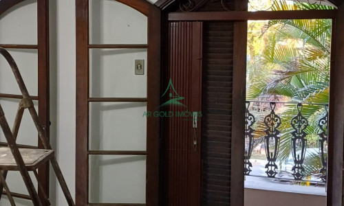 Sobrado à Venda ou Locação em Alto de Pinheiros | 360m² | Piscina | 8 Vagas | Quintal