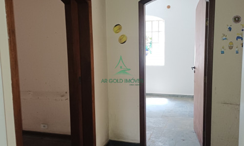 Sobrado à Venda ou Locação em Alto de Pinheiros | 360m² | Piscina | 8 Vagas | Quintal