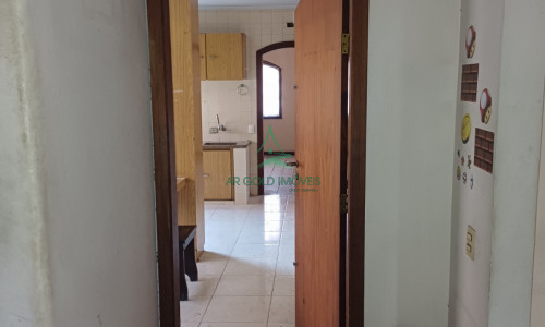 Sobrado à Venda ou Locação em Alto de Pinheiros | 360m² | Piscina | 8 Vagas | Quintal