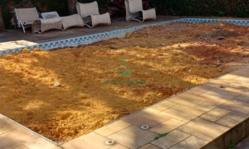 Sobrado à Venda ou Locação em Alto de Pinheiros | 360m² | Piscina | 8 Vagas | Quintal