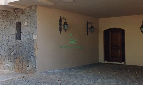 Sobrado à Venda ou Locação em Alto de Pinheiros | 360m² | Piscina | 8 Vagas | Quintal