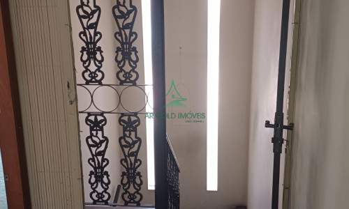 Sobrado à Venda ou Locação em Alto de Pinheiros | 360m² | Piscina | 8 Vagas | Quintal