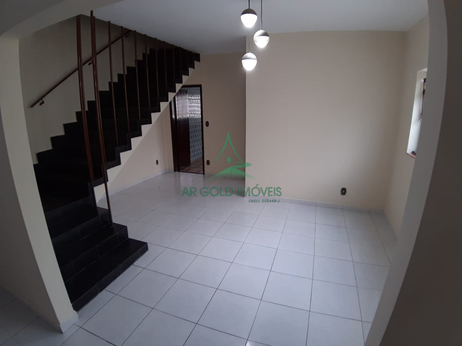Sobrado à Venda no Jardim Bonfiglioli | 280m² | 3 Quartos | 1 Suíte | 4 Vagas | Quintal