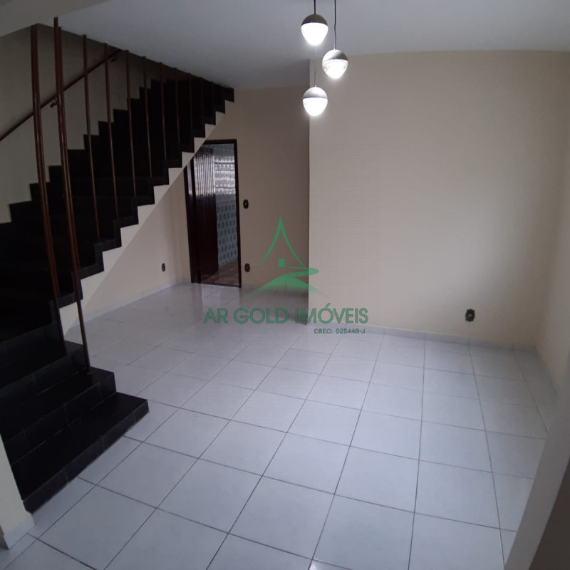 Sobrado à Venda no Jardim Bonfiglioli | 280m² | 3 Quartos | 1 Suíte | 4 Vagas | Quintal