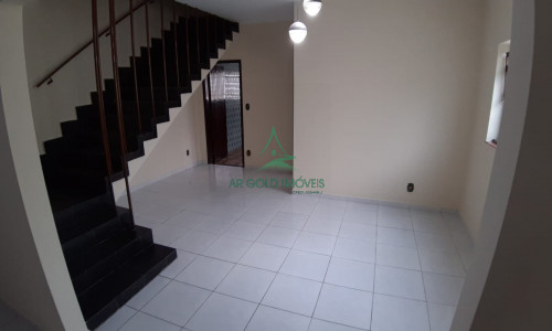 Sobrado à Venda no Jardim Bonfiglioli | 280m² | 3 Quartos | 1 Suíte | 4 Vagas | Quintal