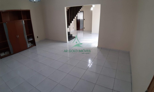 Sobrado à Venda no Jardim Bonfiglioli | 280m² | 3 Quartos | 1 Suíte | 4 Vagas | Quintal