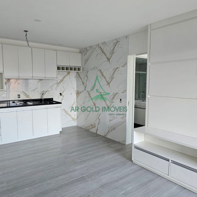 Apartamento à Venda em Pinheiros | 1 Suíte | Semi-Mobiliado | Varanda | 2 Vagas | MOOU