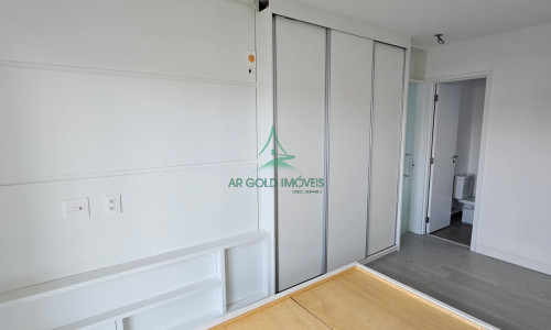 Apartamento à Venda em Pinheiros | 1 Suíte | Semi-Mobiliado | Varanda | 2 Vagas | MOOU