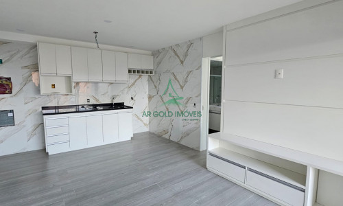 Apartamento à Venda em Pinheiros | 1 Suíte | Semi-Mobiliado | Varanda | 2 Vagas | MOOU