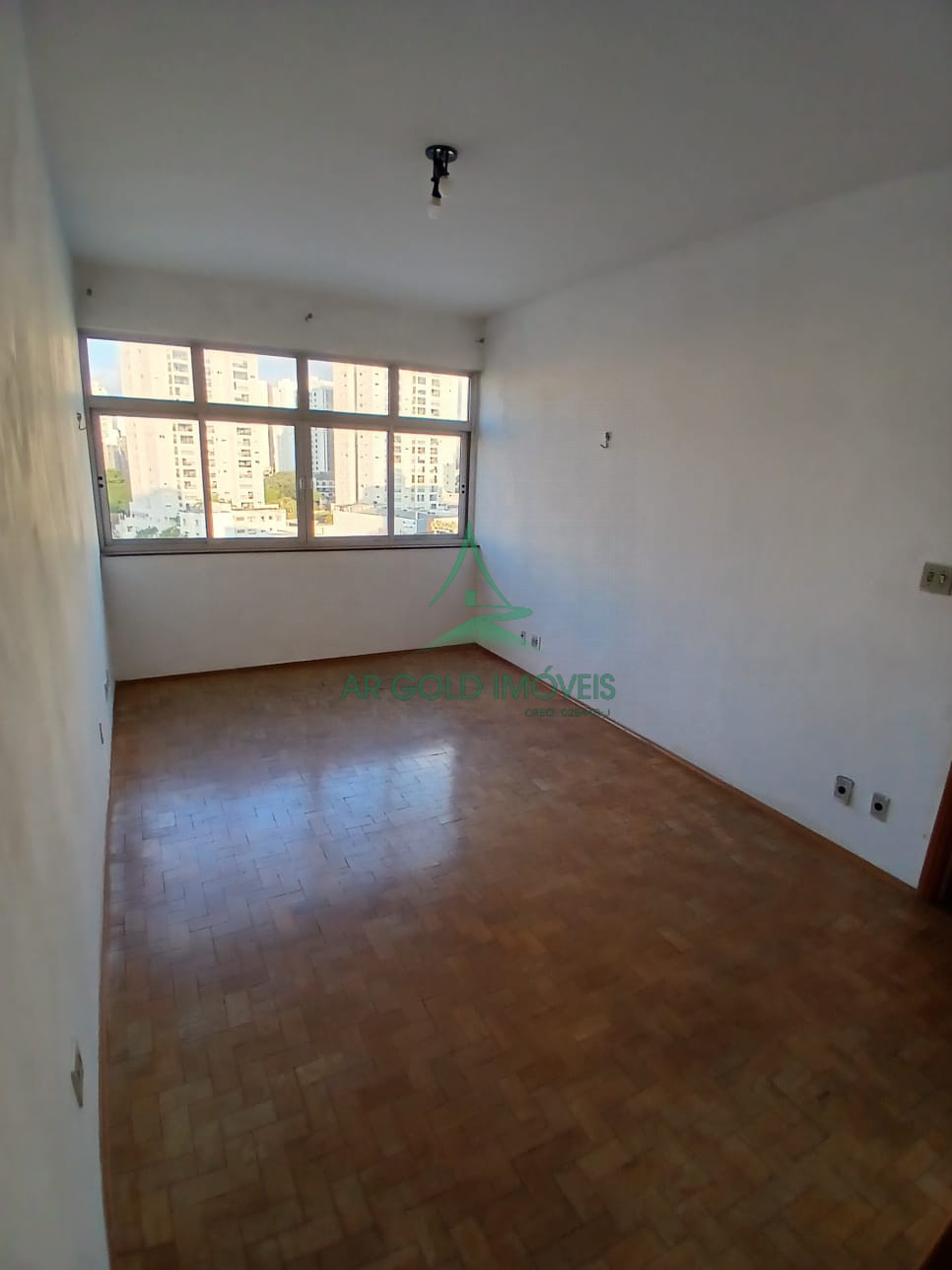 Apartamento à Venda na Lapa | 85m² | 2 Quartos | 2 Banheiros | Amplo | Ótima Localização