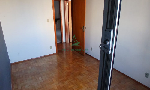 Apartamento à Venda na Lapa | 85m² | 2 Quartos | 2 Banheiros | Amplo | Ótima Localização