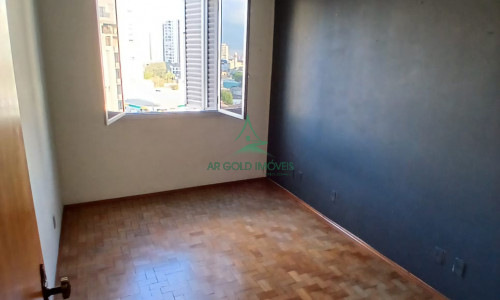 Apartamento à Venda na Lapa | 85m² | 2 Quartos | 2 Banheiros | Amplo | Ótima Localização