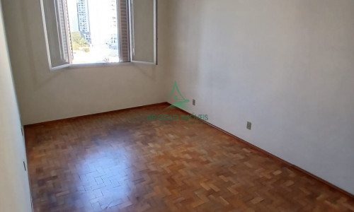 Apartamento à Venda na Lapa | 85m² | 2 Quartos | 2 Banheiros | Amplo | Ótima Localização