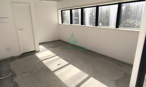 Sala Comercial à Venda em Cerqueira César | 35m² | Piscina | Próx. ao Metrô | Rebouças 499