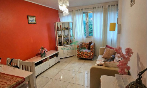 Apartamento à Venda em Pinheiros | 70m² | 2 Quartos | Reformado | 1 Vaga | Condomínio Léo