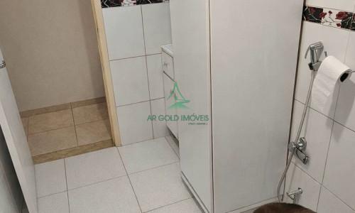 Apartamento à Venda em Pinheiros | 70m² | 2 Quartos | Reformado | 1 Vaga | Condomínio Léo