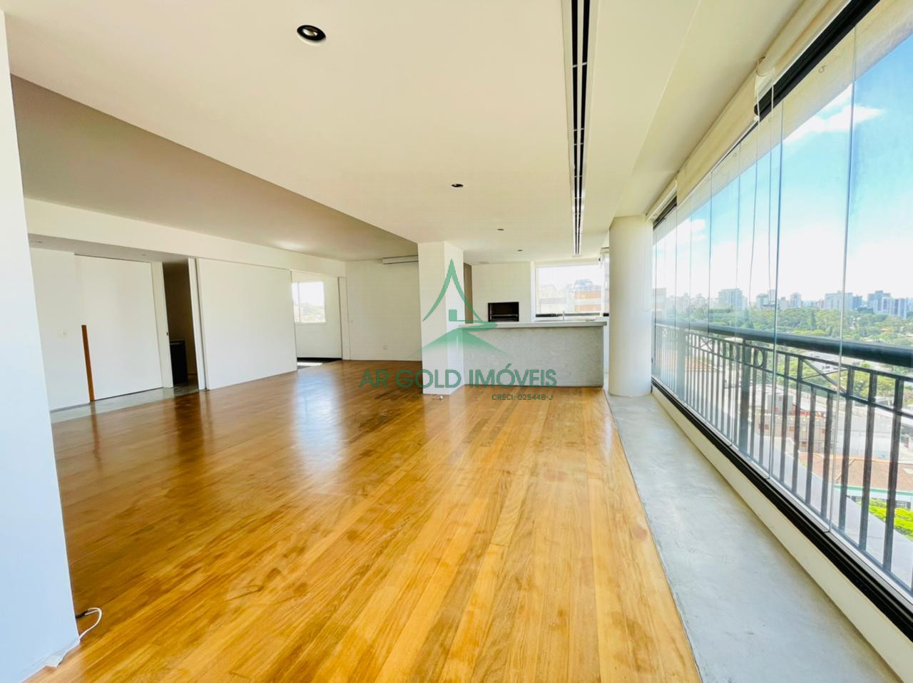 Apartamento à Venda ou Locação em Perdizes | 215m² | 3 Suítes | 4 Vagas | Maison Elizabeth