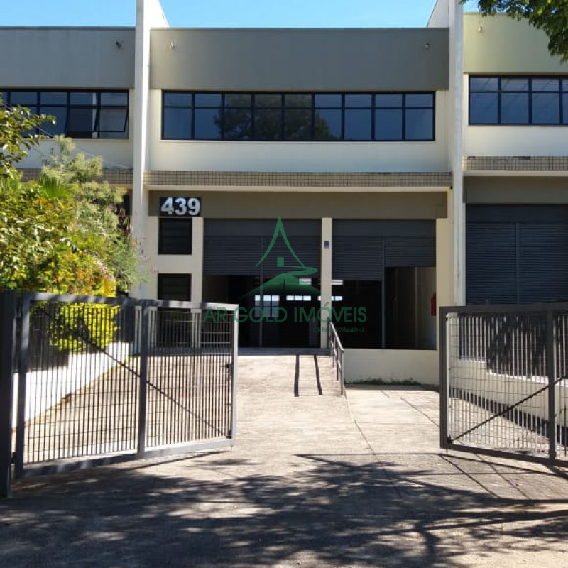 Armazém para Locação em Tamboré | 1.000m² | Doca | Entrada para Caminhão | 9m de Pé-Direito